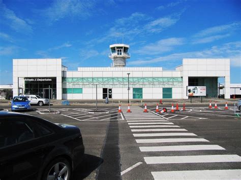 derry airport online parking.